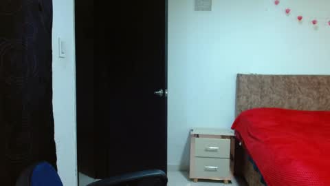 Snapshot of daisylux_ chatting on 04/29/26, 01:53 DAISY online show from 04/29/26, 01:53