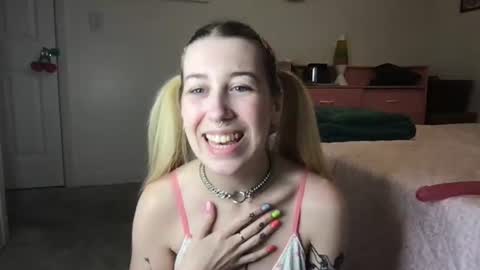 Snapshot of daisymynx chatting on 07/01/26, 04:03 daisymynx online show from 07/01/26, 04:03
