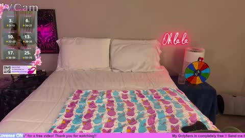 Snapshot of daisymystique chatting on 04/27/26, 01:58 daisymystique online show from 04/27/26, 01:58