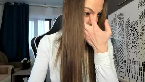 Beatrice online show from 10/11/25, 06:56