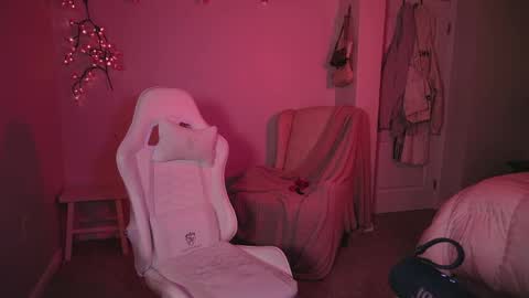 Snapshot of daisyy888 chatting on 05/23/26, 12:27 daisy online show from 05/23/26, 12:27