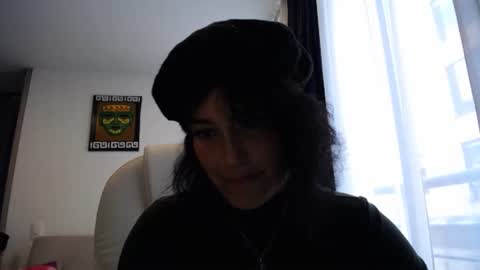 IG  dakotasofiaa online show from 12/21/24, 08:43