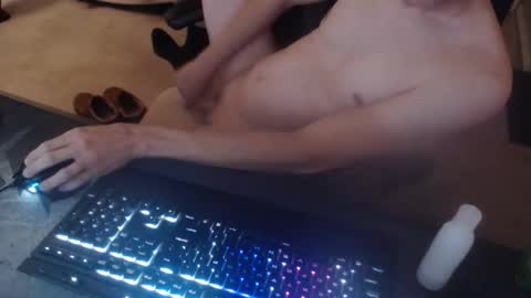 Snapshot of dakota_reilly chatting on 11/12/25, 01:33 Dakota online show from 11/12/25, 01:33