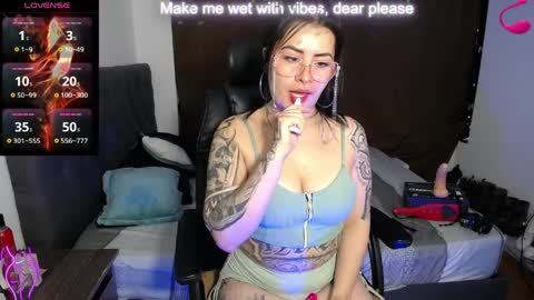 Snapshot of dakotatto chatting on 04/05/26, 02:14 dakotatto online show from 04/05/26, 02:14