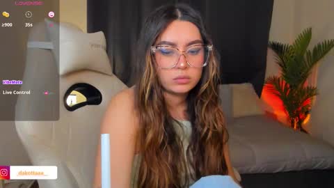 dakottaa__ online show from 03/16/26, 11:42