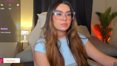 dakottaa__ online show from 04/04/26, 11:35