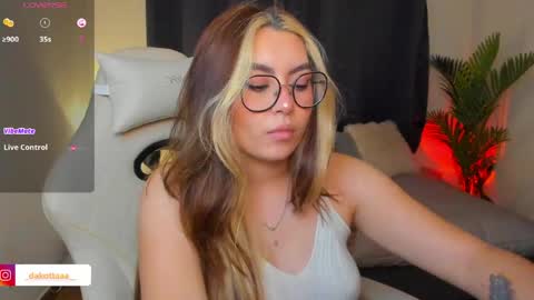 dakottaa__ online show from 05/21/26, 12:17