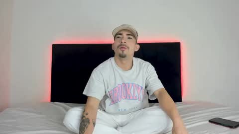 Snapshot of dalejandrov chatting on 02/11/25, 02:35 online show from 02/11/25, 02:35