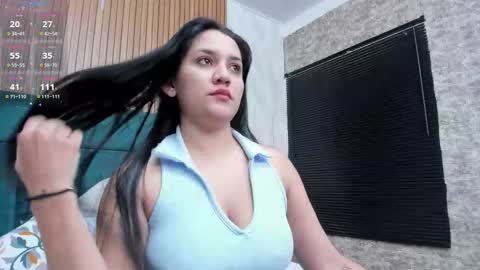 Snapshot of dalia_alissa chatting on 12/03/25, 12:47 Violeta online show from 12/03/25, 12:47