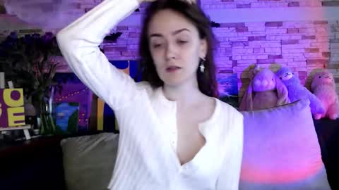 Dalia  online show from 11/11/25, 09:20