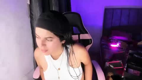 Dalia April online show from 07/29/26, 03:15
