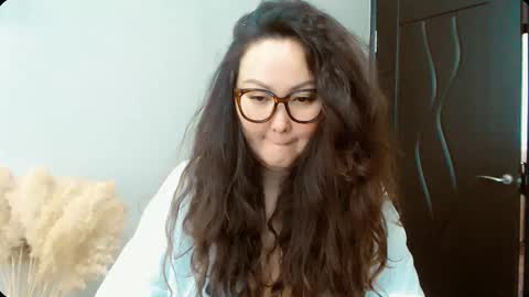 Snapshot of dalidayes chatting on 09/18/25, 08:05 Dali online show from 09/18/25, 08:05