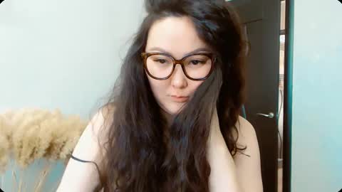 Snapshot of dalidayes chatting on 10/18/25, 06:16 Dali online show from 10/18/25, 06:16