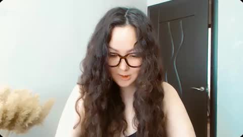 Snapshot of dalidayes chatting on 10/26/25, 05:02 Dali online show from 10/26/25, 05:02