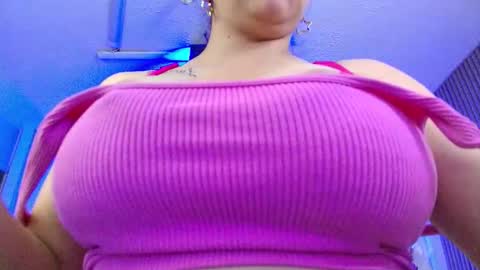 Snapshot of daliia_ chatting on 11/28/25, 01:14 Daliia online show from 11/28/25, 01:14