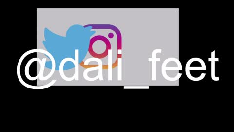 Snapshot of dalila_oficials chatting on 04/22/26, 11:23 online show from 04/22/26, 11:23