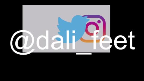 Snapshot of dalila_oficials chatting on 04/28/26, 11:37 online show from 04/28/26, 11:37