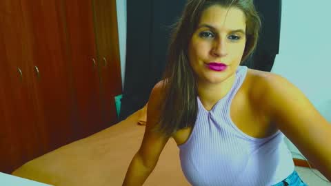 Snapshot of dalila_sexxx chatting on 09/30/25, 05:12 Dalila online show from 09/30/25, 05:12