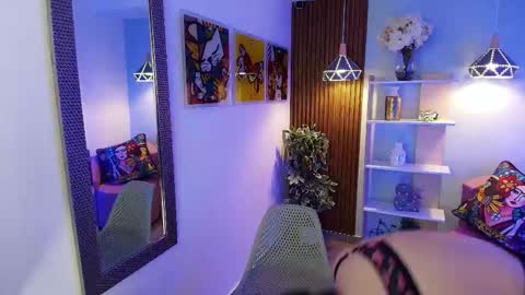 Snapshot of dalila_sky chatting on 11/04/25, 06:07 Dalila online show from 11/04/25, 06:07