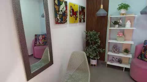 Snapshot of dalila_sky chatting on 12/14/25, 11:04 Dalila online show from 12/14/25, 11:04