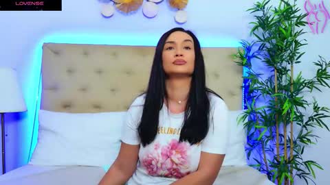 daliyaa_ online show from 10/20/25, 11:54