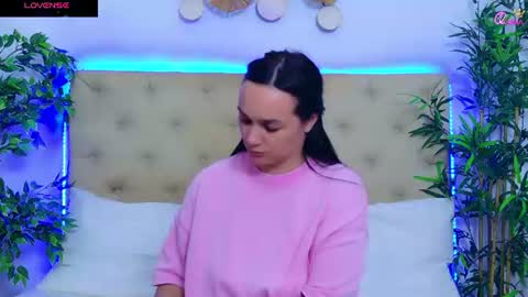 daliyaa_ online show from 07/21/26, 12:18