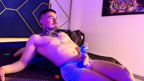 Snapshot of dallas_whitee chatting on 03/22/26, 01:03 Dallas whitee online show from 03/22/26, 01:03