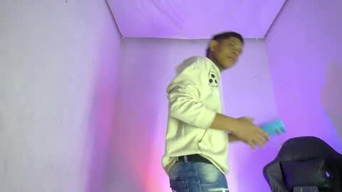 Snapshot of damar_felipe chatting on 12/04/25, 07:44 damar_felipe online show from 12/04/25, 07:44