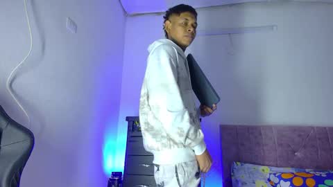 Snapshot of damar_felipe chatting on 12/17/25, 12:00 damar_felipe online show from 12/17/25, 12:00