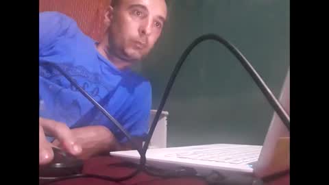 Snapshot of damian_2025 chatting on 12/26/24, 12:03 damian_2025 online show from 12/26/24, 12:03