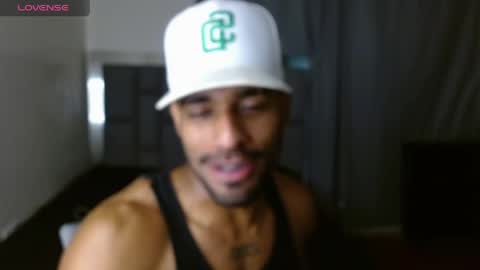 Snapshot of damiano_walker chatting on 04/19/26, 12:00 damiano_walker online show from 04/19/26, 12:00