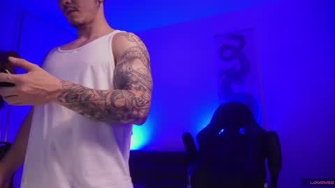 Snapshot of damianow chatting on 12/04/24, 01:03 insta damn8 -------- online show from 12/04/24, 01:03