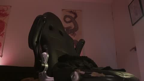 Snapshot of damianow chatting on 12/14/24, 03:40 insta damn8 -------- online show from 12/14/24, 03:40