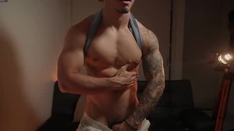 Snapshot of damianow chatting on 09/25/25, 11:30 insta damn8 -------- online show from 09/25/25, 11:30