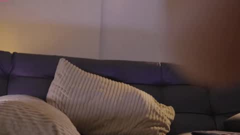 Snapshot of damianow chatting on 10/16/25, 09:05 insta damn8 -------- online show from 10/16/25, 09:05