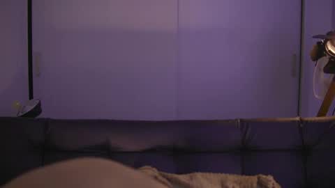 Snapshot of damianow chatting on 10/22/25, 02:50 insta damn8 -------- online show from 10/22/25, 02:50