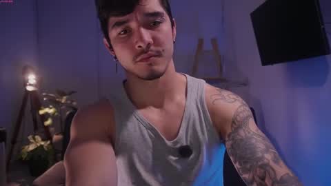 Snapshot of damianow chatting on 11/20/25, 11:26 insta damn8 -------- online show from 11/20/25, 11:26