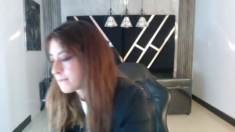 Damia online show from 05/17/26, 01:18