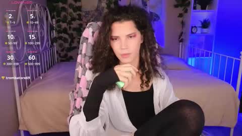 Snapshot of damienlake chatting on 09/28/25, 08:25 Dami online show from 09/28/25, 08:25