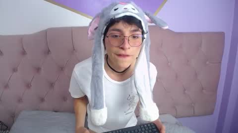 Damiian21  online show from 02/24/25, 01:21