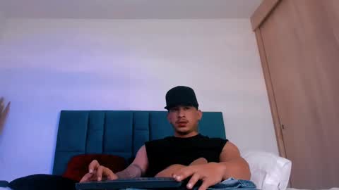 Snapshot of dammianmilleroficial chatting on 11/19/25, 05:02 INSTAGRAM DAMMIANMILLEROFICIAL online show from 11/19/25, 05:02