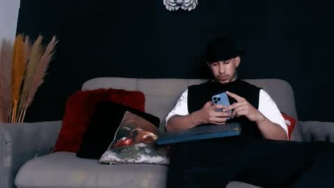 Snapshot of dammianmilleroficial chatting on 12/03/25, 12:29 INSTAGRAM DAMMIANMILLEROFICIAL online show from 12/03/25, 12:29