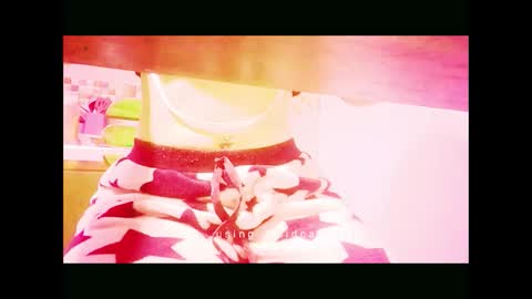 Snapshot of dammmtry chatting on 02/10/25, 12:50 Sophie online show from 02/10/25, 12:50