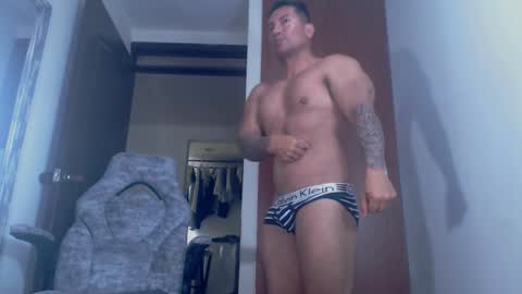 Snapshot of dammuscle chatting on 11/13/25, 01:54 dammuscle online show from 11/13/25, 01:54