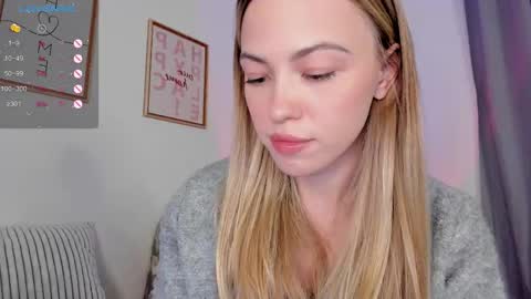 Snapshot of damn_cutie chatting on 11/17/25, 04:24 Tiana online show from 11/17/25, 04:24