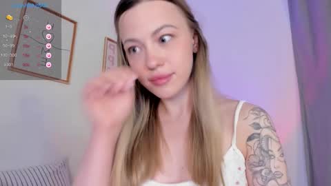 Snapshot of damn_cutie chatting on 12/14/25, 08:30 Tiana online show from 12/14/25, 08:30