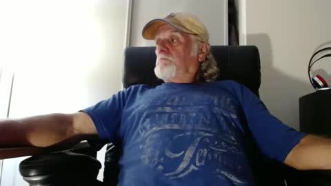 Snapshot of damn_yankee_ca chatting on 09/24/25, 06:50 damn_yankee_ca online show from 09/24/25, 06:50