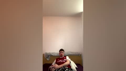 damo111694 online show from 03/11/26, 09:32