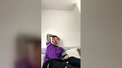 damo111694 online show from 03/24/26, 12:10