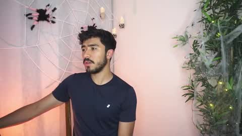 Snapshot of damon_frost chatting on 10/15/25, 10:54 damon_frost online show from 10/15/25, 10:54